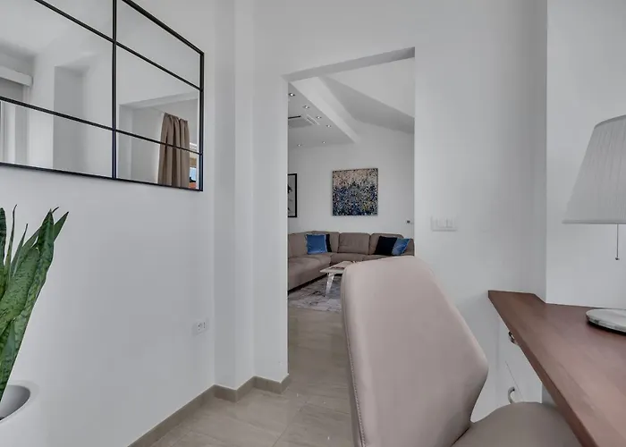 Star * מאקרסקה