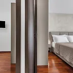 Star Apartment *