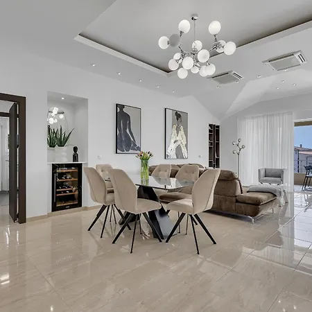 Star Apartment *