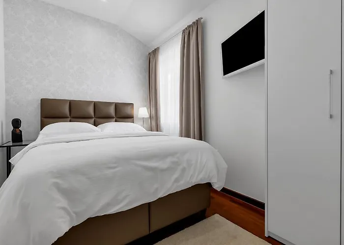 Star * Μακάρσκα